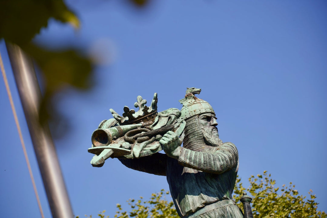 Hagens Geheimnis: Mit der Teetasse auf Hagens Spuren durch Worms - Nibelungentee